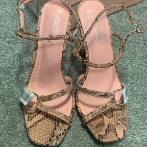 PINK SNAKE SKIN PRINT HEELS